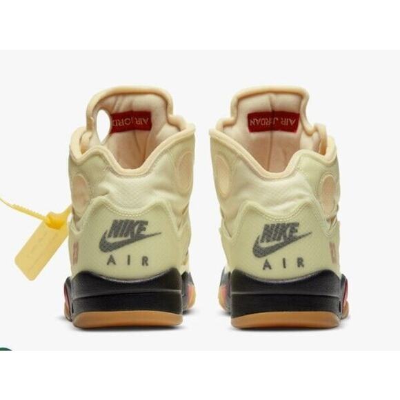 Athletic_Shoes